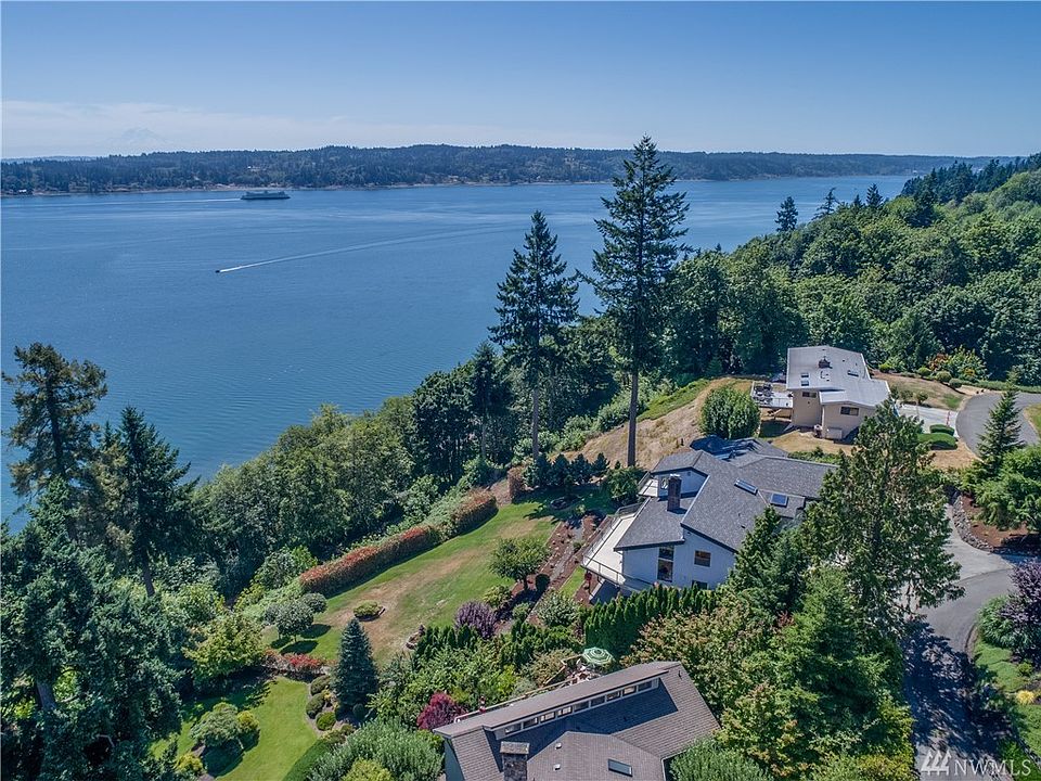 1st image of 3660 NE Bahia Vista Dr
