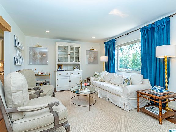 3rd image of 1414 Linda Vista Ln