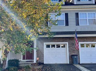 3 Country Club Dr, Middletown, NY 10940