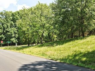 100 Highland Forest Dr, Charlotte, NC 28270