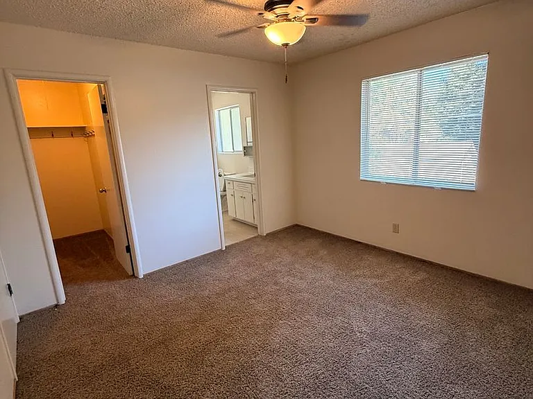 0753 - 216 W Sac — Photo 6