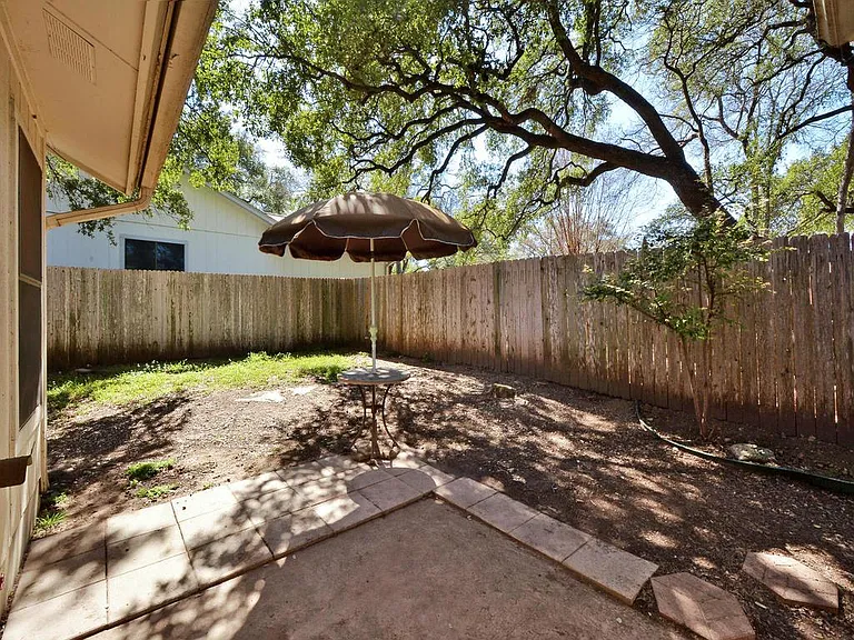 7403 Dallas Dr — Photo 26
