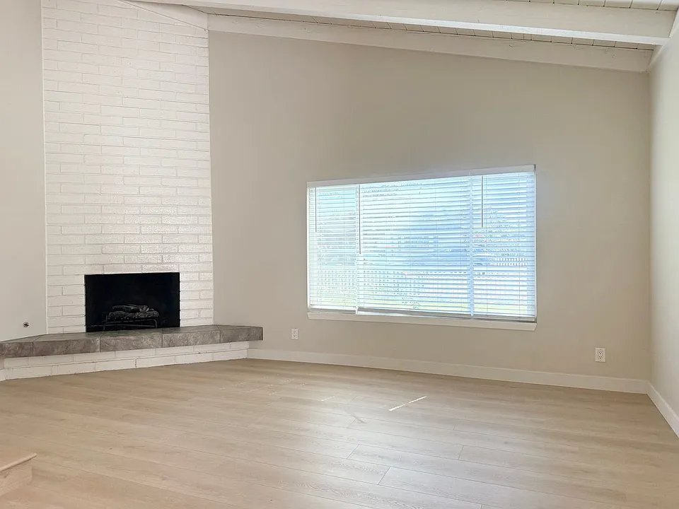 Palmer St (214)