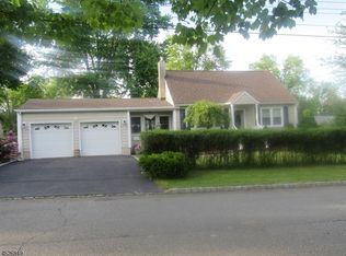66 Beechwood Ave, Lake Hiawatha, NJ 07034