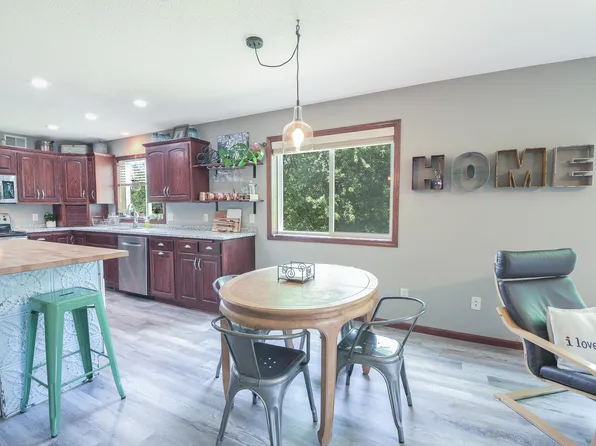 1815 Star Dr, Sauk Rapids, MN 56379
