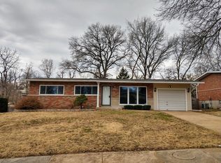 1230 Visitation Dr, Saint Louis, MO