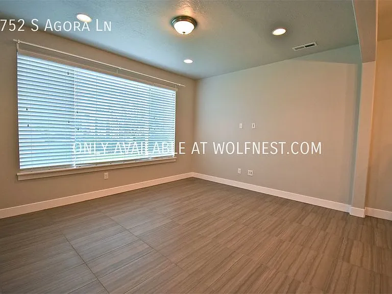 9752 S Agora Ln — Photo 3