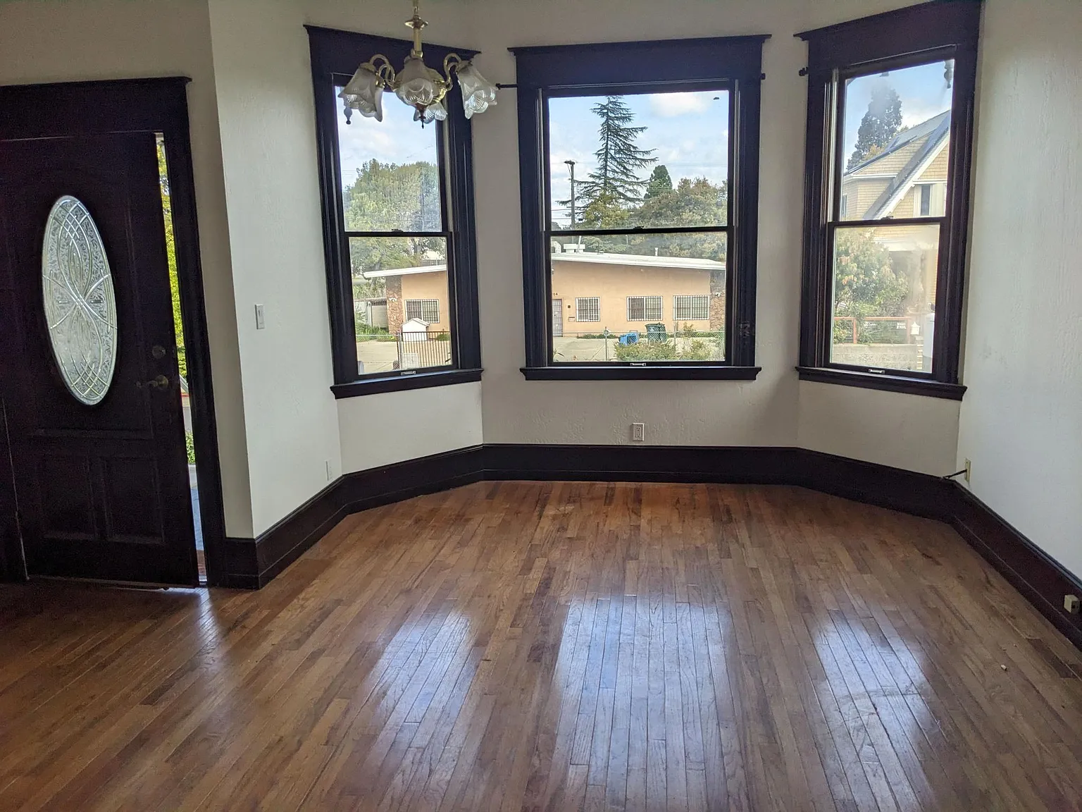 2 bed, 1137 sqft, $2,300 — Photo 2