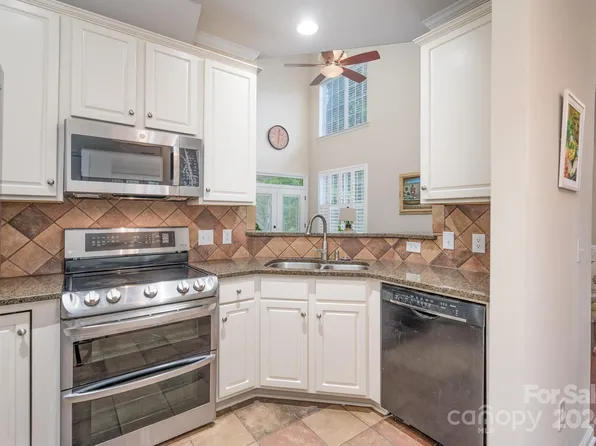 584 Pine Links Dr, Tega Cay, SC 29708