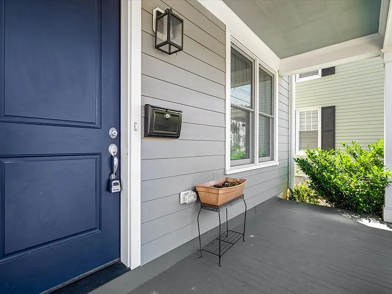 Spacious porch