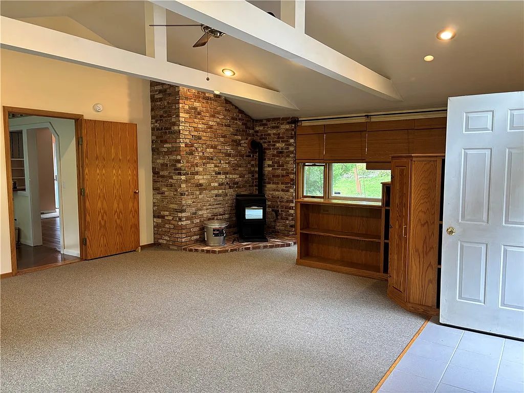 3 bed, 2.0 bath, 1728 sqft, $1,500 — Photo 3