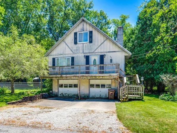 366 Craggy Creek Dr, Chippewa Lake, OH 44215