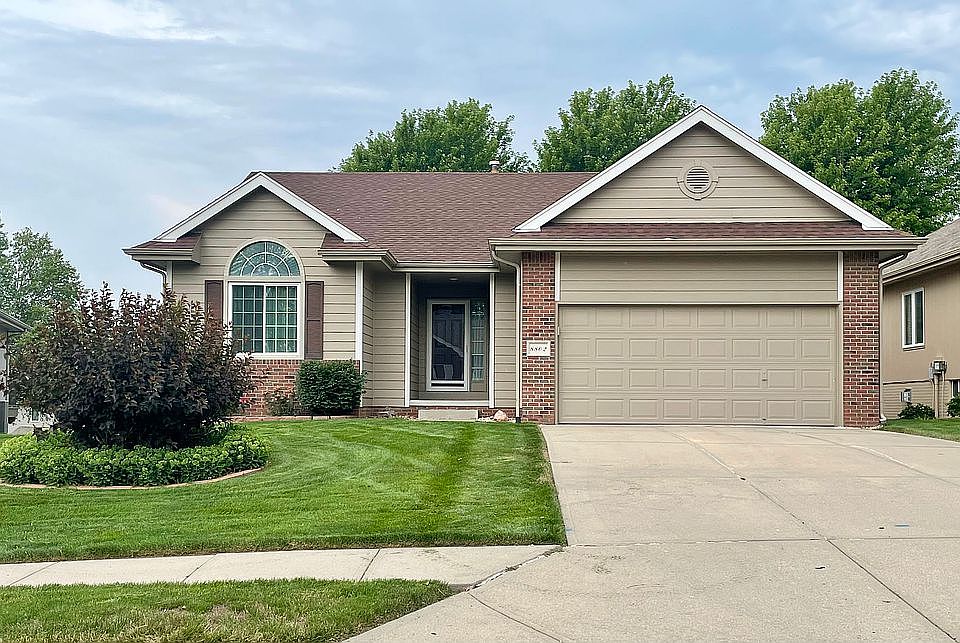 8802 S 100th St, La Vista, NE 68128 Zillow