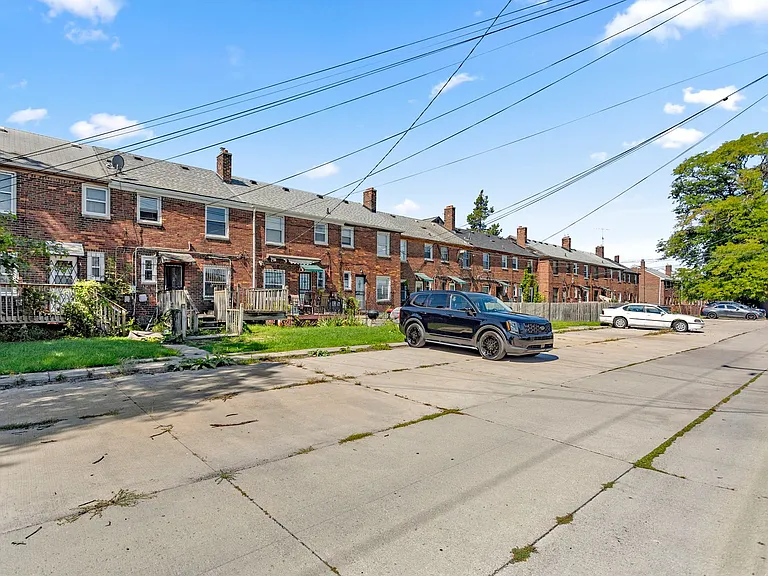 450 Marquette Dr — Photo 3
