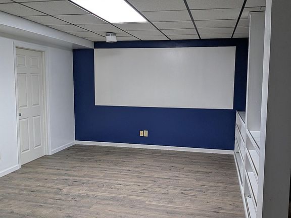 5th image of 809 Leslie Ln
