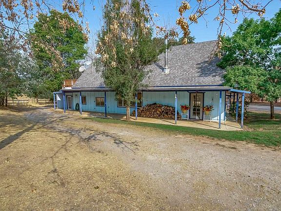 3rd image of 1921 Windmill Cir
