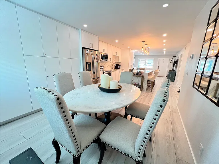 2115 NE 37th Dr #121 — Photo 10