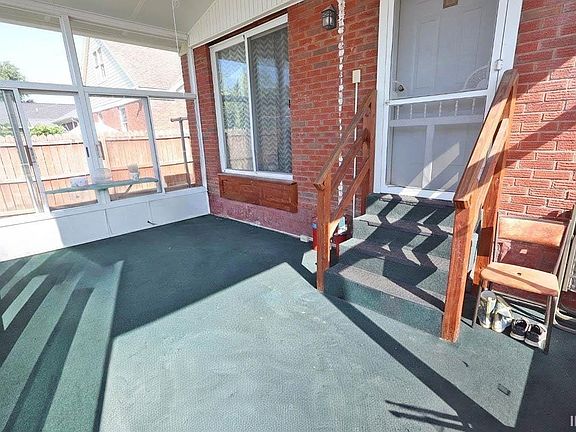 3rd image of 2027 Vogel Rd