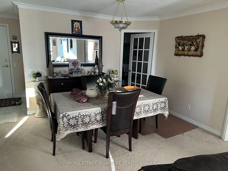 25 Kingsbridge Garden Cir #2219 — Photo 2