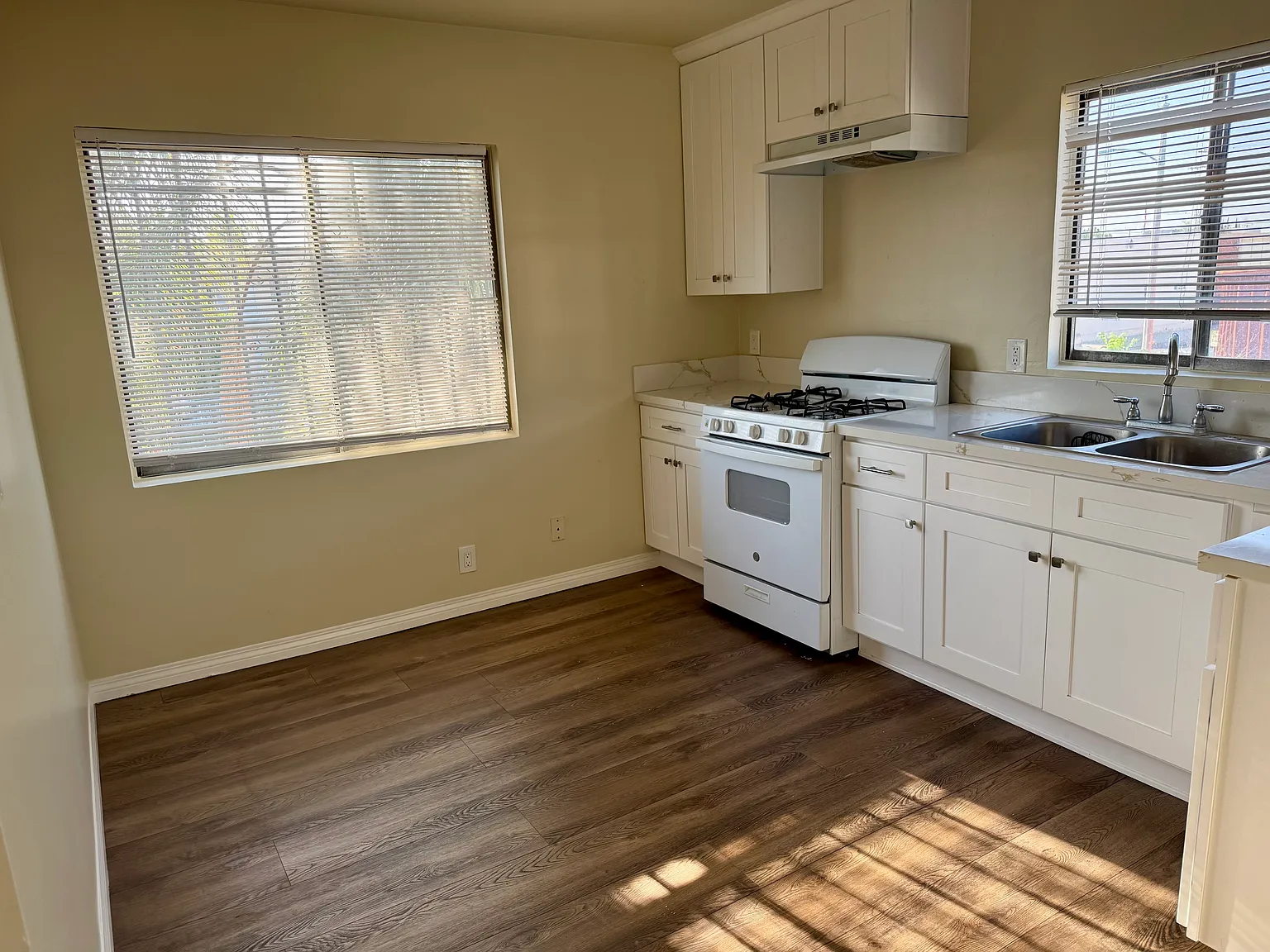 2 bed, 850 sqft, $2,150 — Photo 3