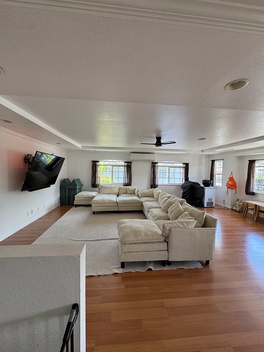 Building Photo - 488 Halapia Pl