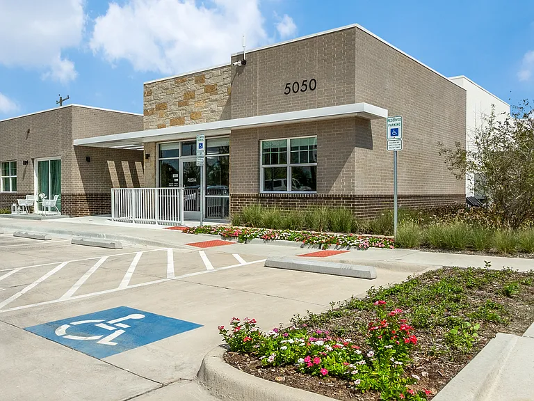 Remi West Dallas — Photo 32