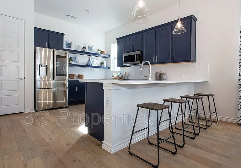 2807 Stanley Ave — Photo 15