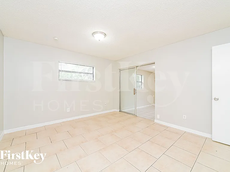 1836 Columbine Dr — Photo 10