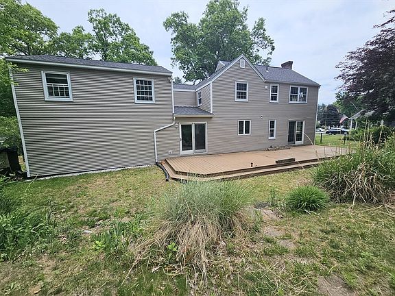 2nd image of 27 Lee St