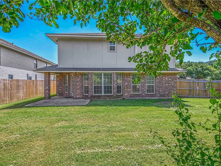 4101 Hunter Creek Dr — Photo 18