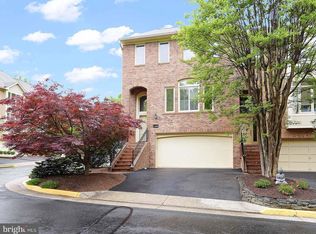 11538 Hemingway Dr, Reston, VA 20194