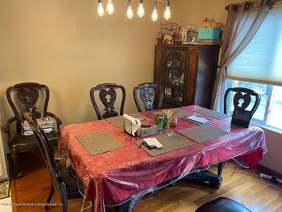 4th image of 285 Aspen Knolls Way