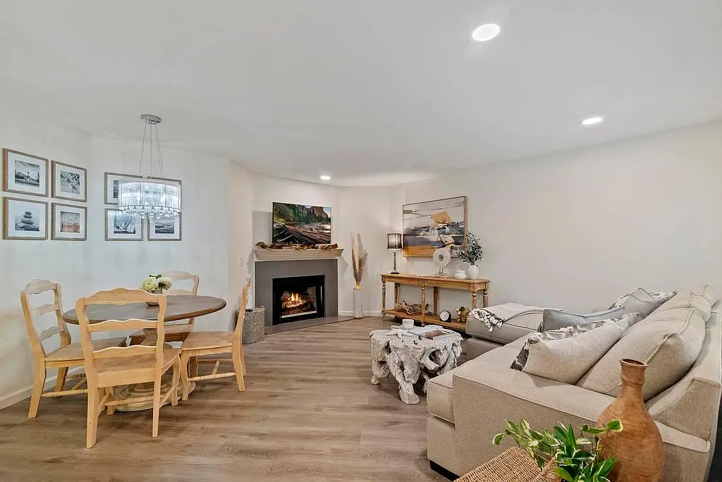 422 Rosecrans St — Photo 4