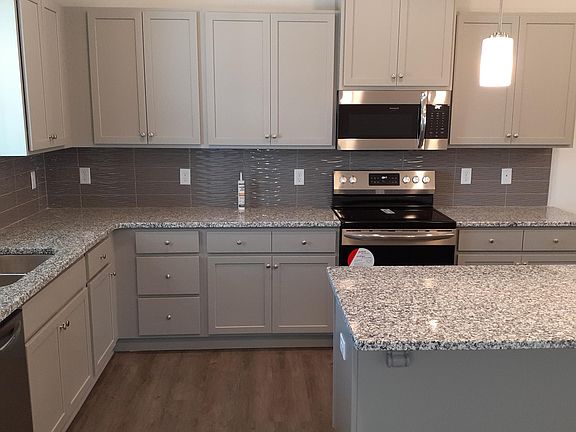 2nd image of 272 Solamere Ln