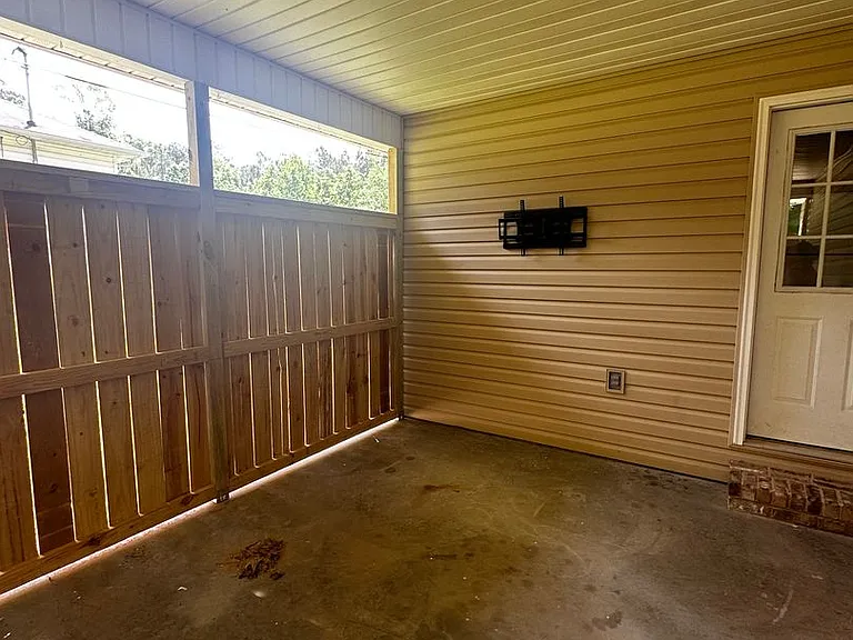 180 Dogwood Ave — Photo 13