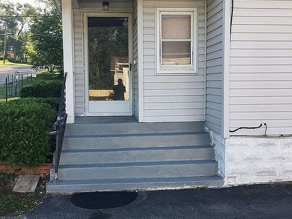 3rd image of 1637 Johnson Ave