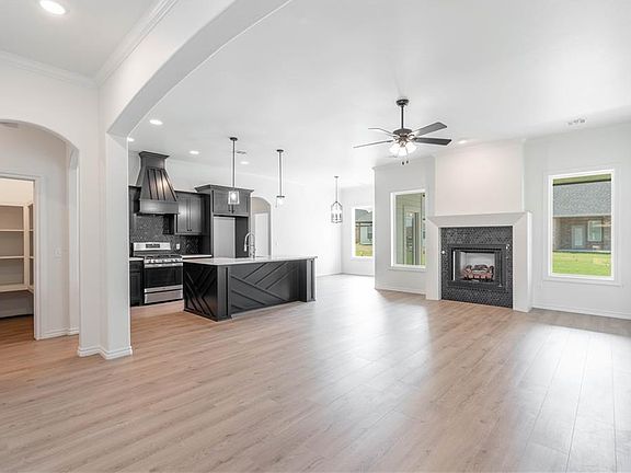 3rd image of 9360 SW 42nd St