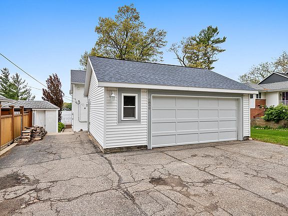 3rd image of 6899 Goldenrod Ave NE