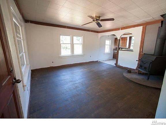 4th image of 207 W Satsop Ave