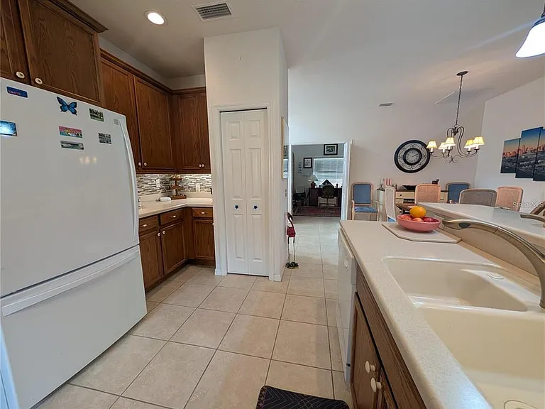 4480 Strathmore Dr — Photo 11