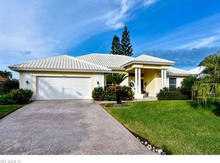 28512 Sombrero Dr, Bonita Springs, FL 34135