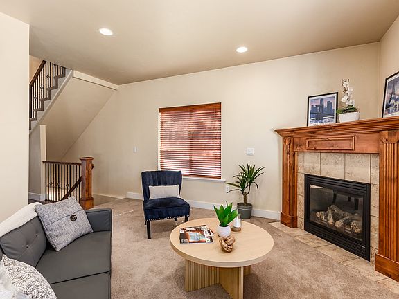4th image of 1848 E Rouen Cir
