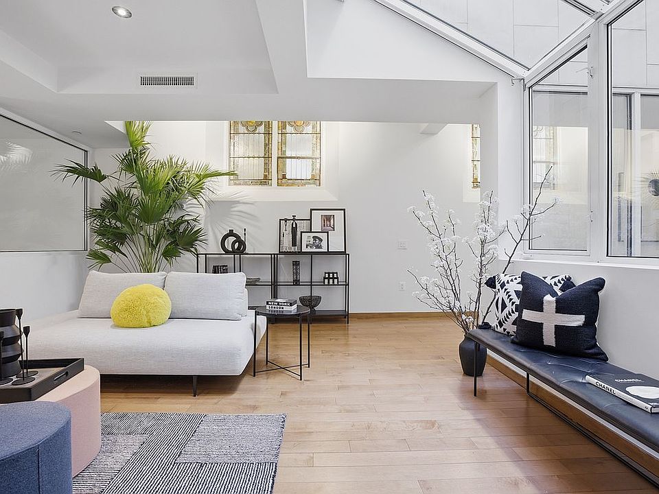 135 W 4th St APT 2W, New York, NY 10012 | MLS #S1812590 | Zillow