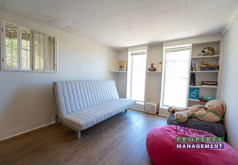 1478 Vistazo St W — Photo 17