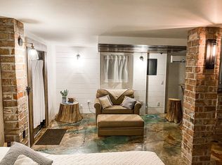 27 Hambrick Rd, Nitro, WV 25143