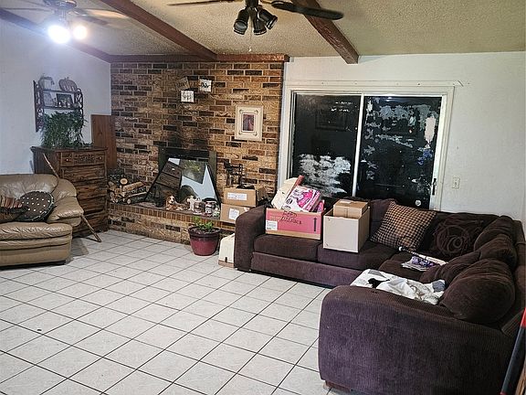 4th image of 110 Meadow Ln
