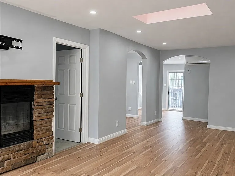5102 Lindsey Ave — Photo 1