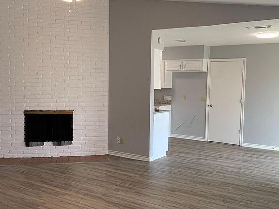 4th image of 2022 Sam Houston Dr