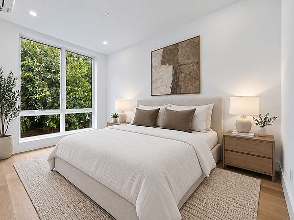 5th image of 1019 Hancock St #2B