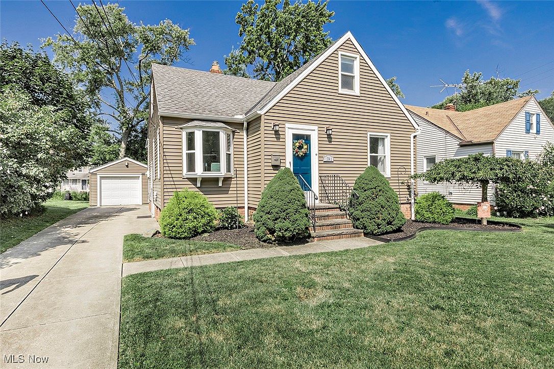 1348 Churchill Rd, Lyndhurst, OH 44124 | Zillow